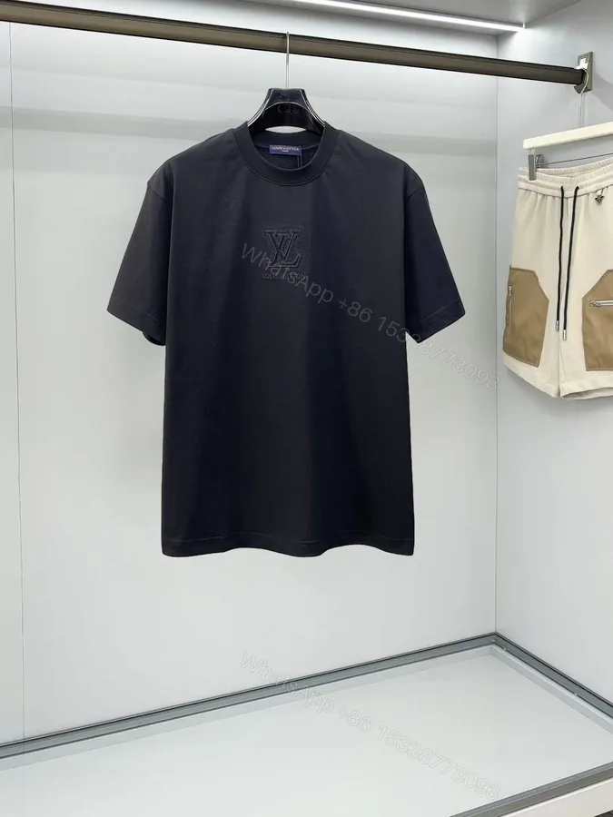View 1 of LV路易威登A貨短袖T恤 黑色壓紋LOGO簡約百搭男士休閒上衣