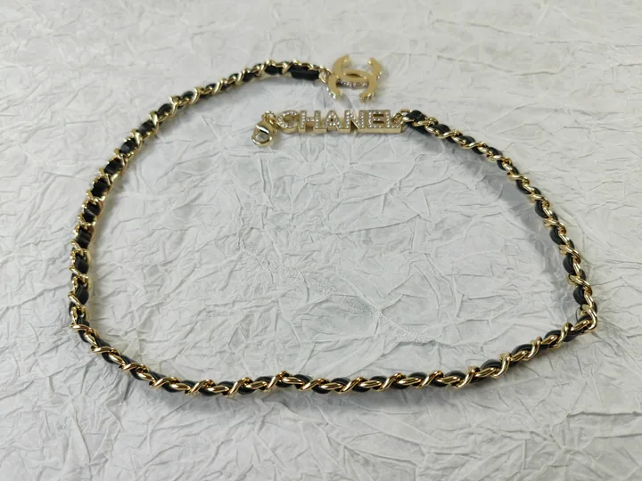 View 1 of CHANEL 高仿黑皮穿鏈細緻鎖骨鏈|金屬香奈兒字母點綴質感飾品
