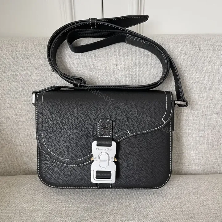 View 1 of 高仿Dior*Saddle系列1ADH00N粒面牛皮翻蓋包黑色免檢版