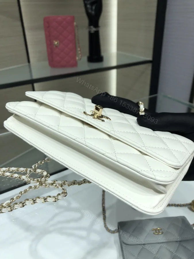 View 1 of Chanel 精品仿製白色菱格鏈條包 簡約優雅款