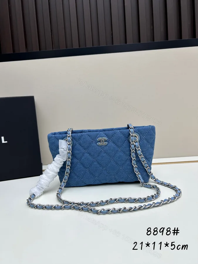 View 1 of Chanel丹寧牛仔迷你包|A貨設計小包款輕巧登場