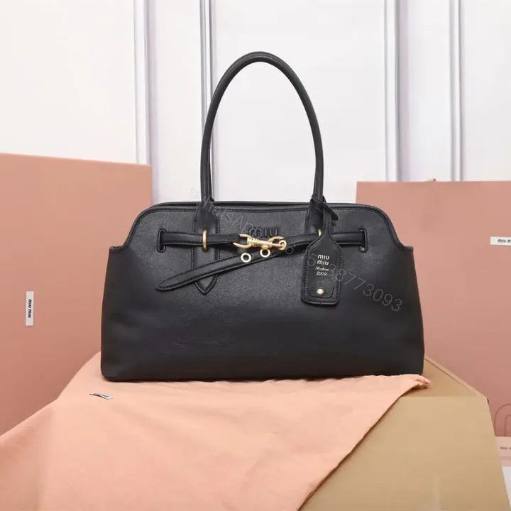 View 1 of 高仿miumiu*Aventure系列5BG310小牛皮Tote手袋黑色免檢版