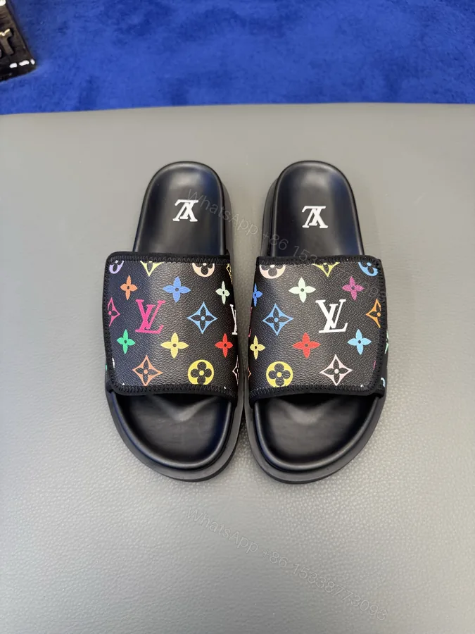 View 1 of LV 精品仿製彩色Monogram黑底拖鞋 潮流平底男士涼拖 休閒百搭款