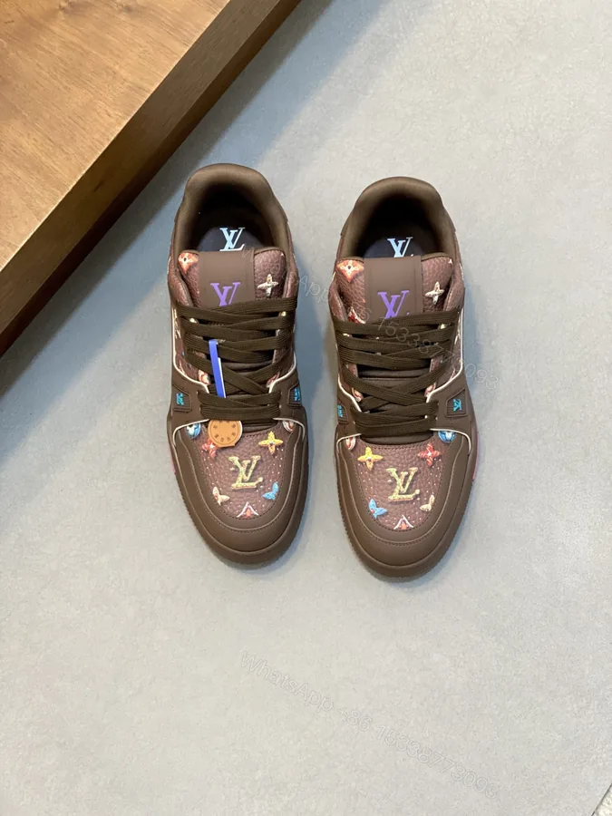 View 1 of LV A貨 男款 Trainer 棕色滿印刺繡鞋 多彩元素個性設計