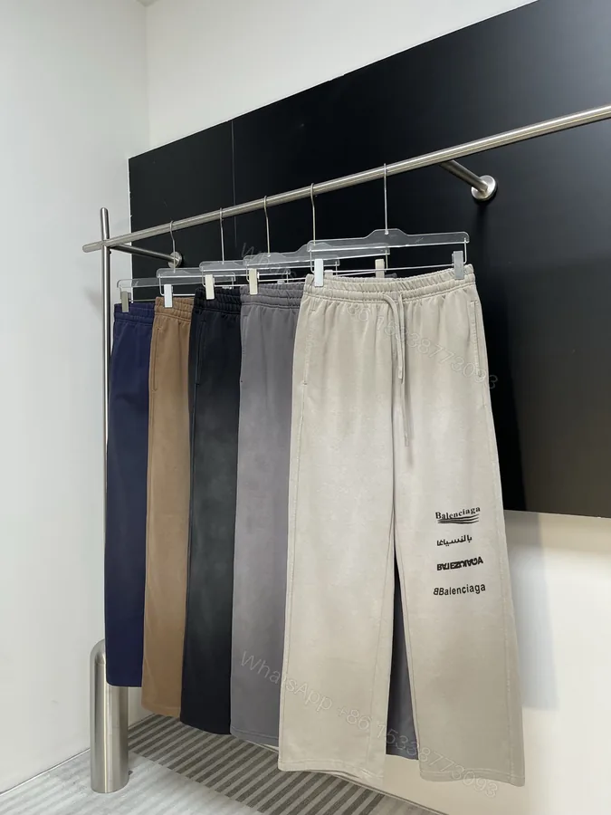 View 1 of Balenciaga 一比一運動長褲男款 奶油白多語Logo 百搭設計款