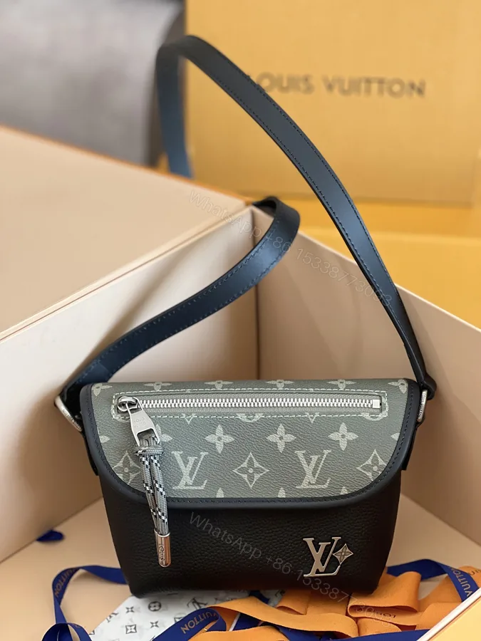 View 1 of LV 精品仿製Monogram拼接黑灰斜背包潮流百搭人氣推薦款