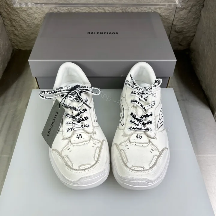 View 1 of Balenciaga 原單復古滑板鞋 白色低筒設計 男款街頭時尚復刻款