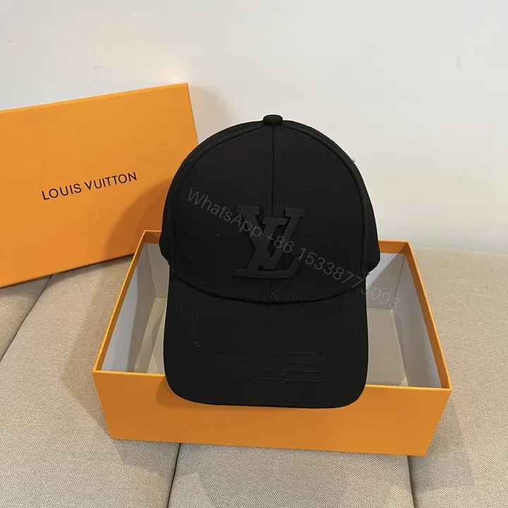 View 1 of LV 高仿黑色棒球帽 立體Logo設計 低調百搭時尚款