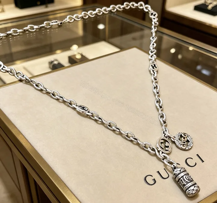 View 1 of GUCCI 原單 經典吊墜長鏈項鏈 雙LOGO復古設計 百搭款