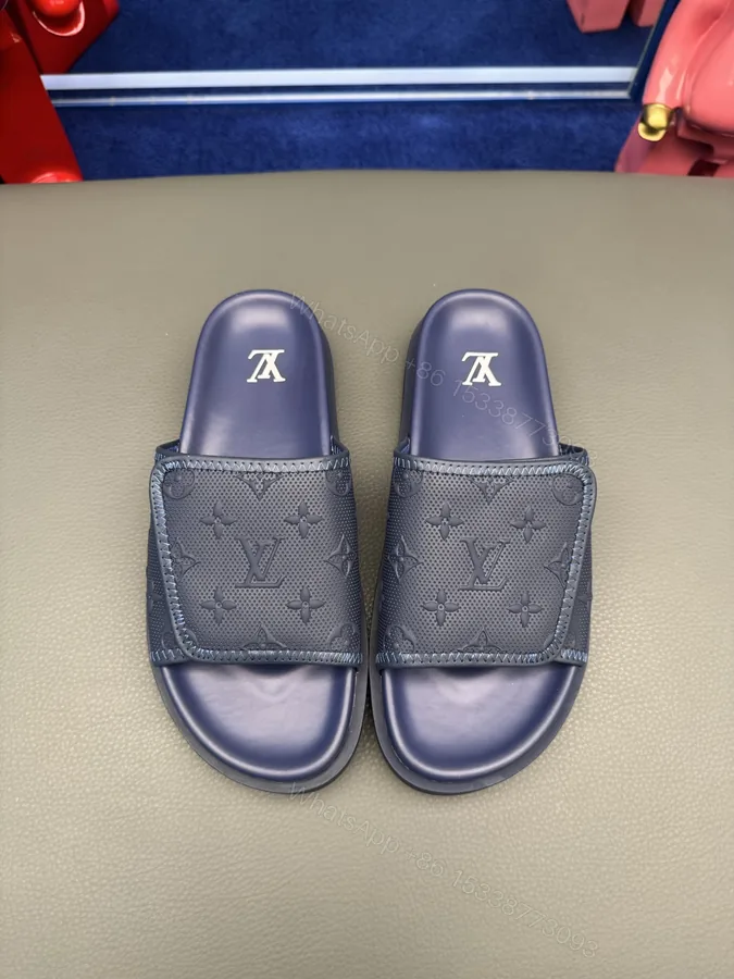 View 1 of LV 精品仿製深藍浮雕拖鞋 Monogram老花壓紋 百搭夏日舒適拖