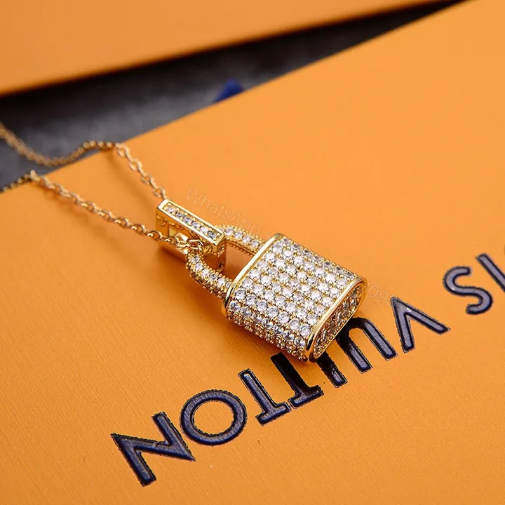 View 1 of Best Quality Necklace LV 025