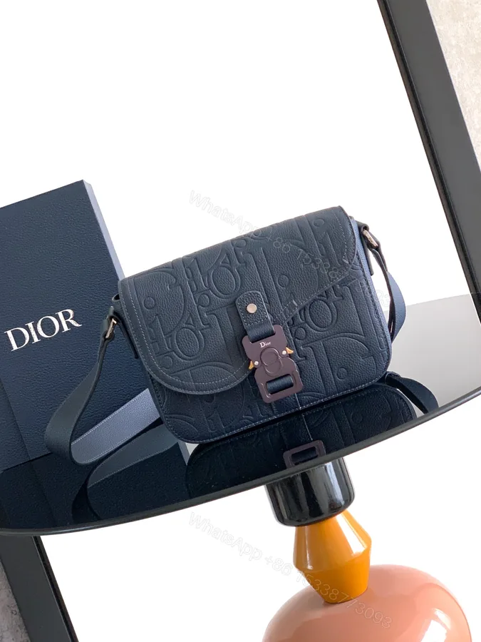 View 1 of Dior 一比一 Saddle 馬鞍包 經典壓紋LOGO皮革扣環斜背包
