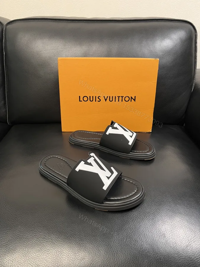 View 1 of LV A貨 男款拖鞋 黑白LOGO設計 休閒百搭款