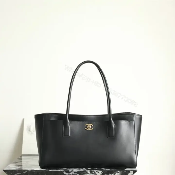 View 1 of 高仿Chanel*26S系列AS6243小牛皮單肩包小號黑色免檢版