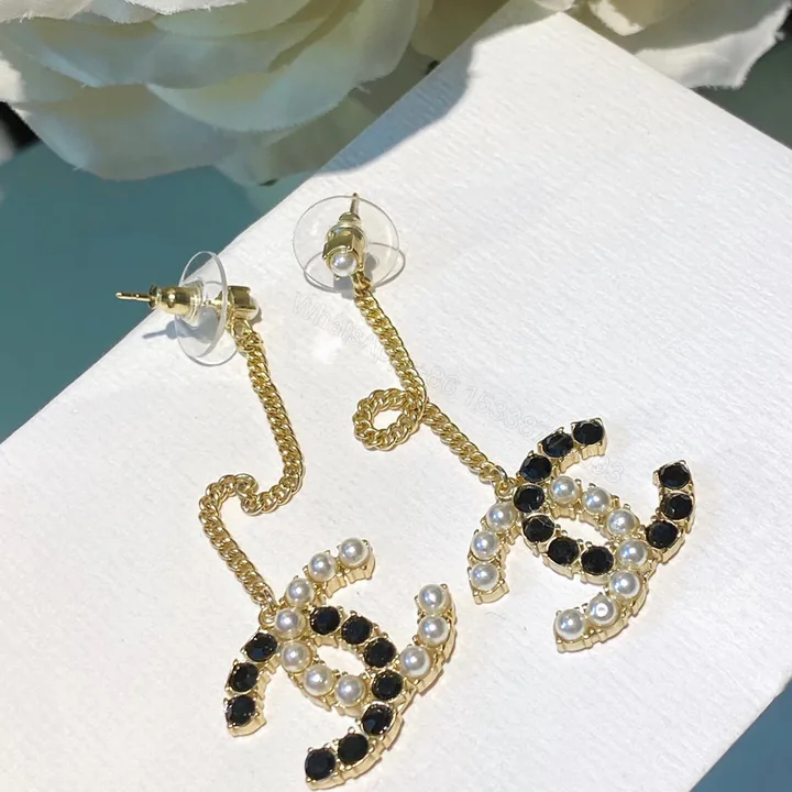 View 1 of EN – Lux Earring Chanel 037