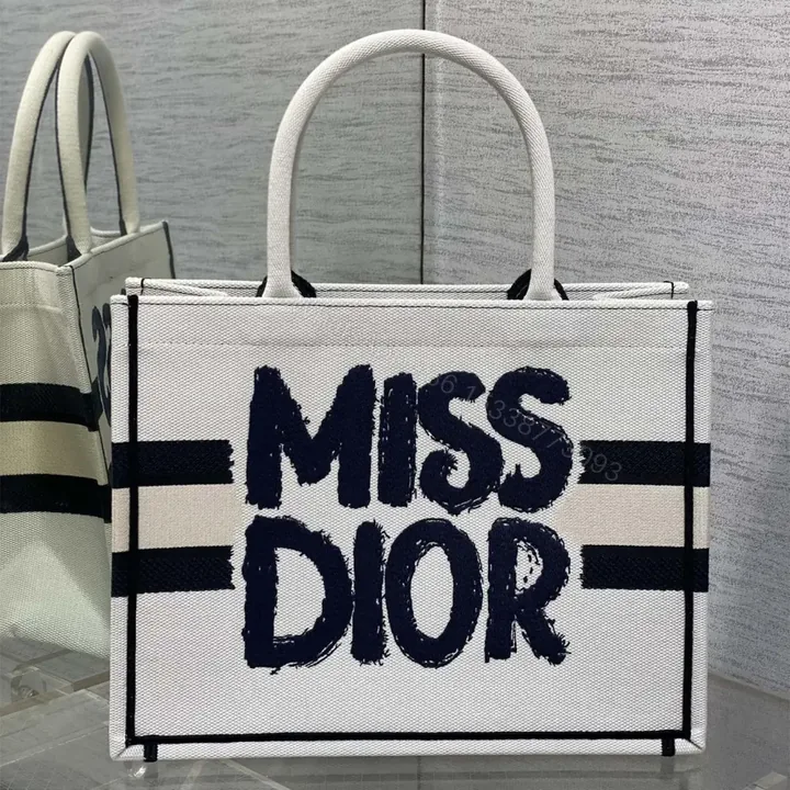 View 1 of 高仿Dior*BookTote系列M129M19D購物袋Miss白色中號免檢版