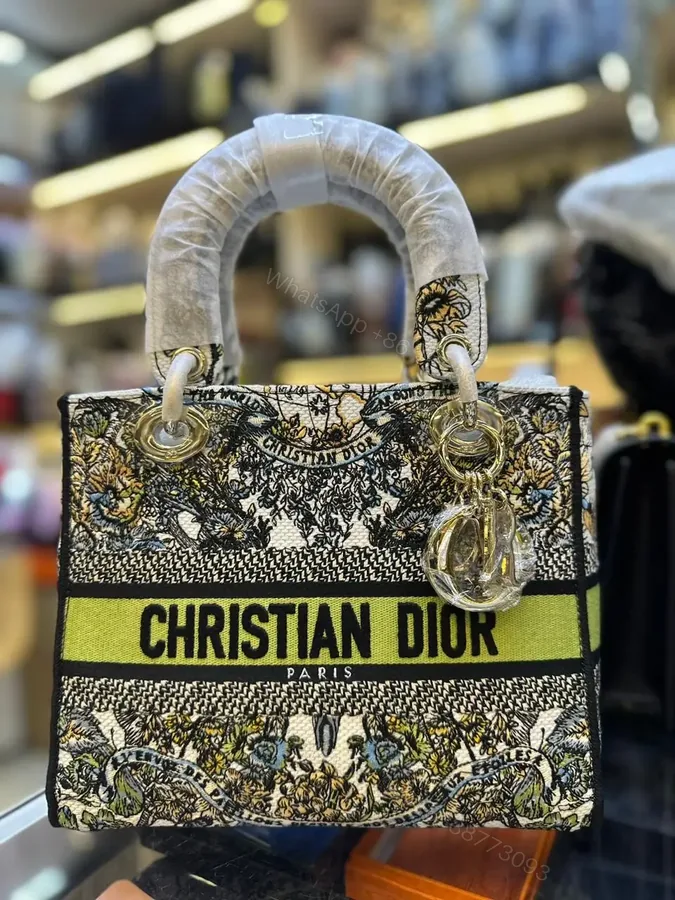 View 1 of DIOR