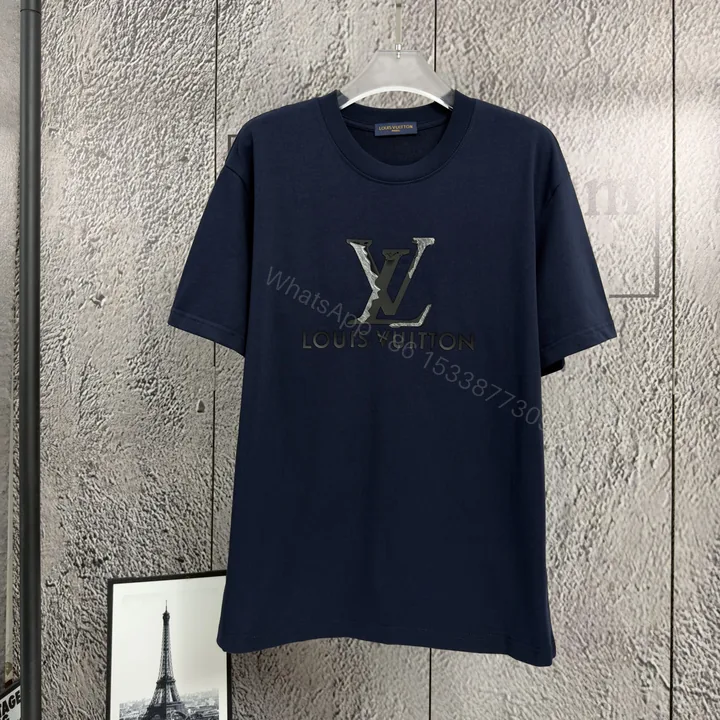 View 1 of LV 一比一 男款 經典LOGO壓印短袖T恤 簡約百搭款