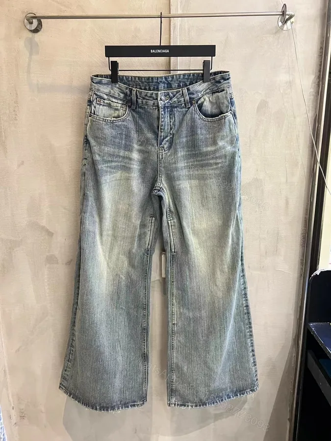 View 1 of Balenciaga 高仿男士淺水洗牛仔褲 微喇叭復古剪裁設計