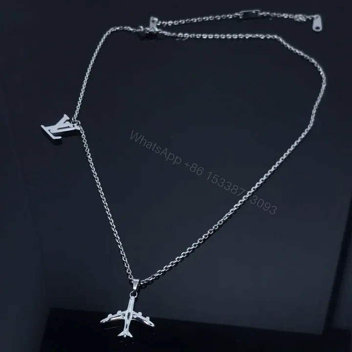 View 1 of EN – Lux LV Necklaces 086
