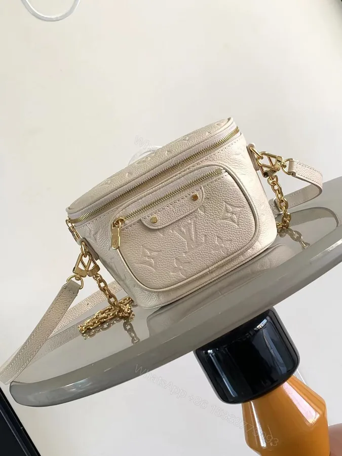 View 1 of LV 一比一壓紋牛皮胸包 腰包斜背兩用 米白色高級質感款