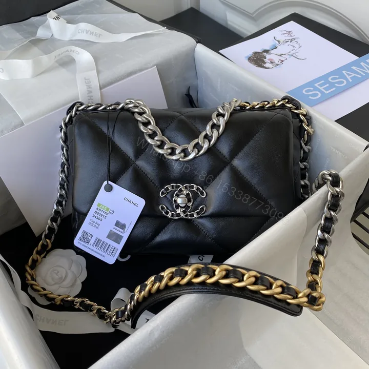 View 1 of CHANEL 高仿 19 系列黑色口蓋包 金銀鏈條設計