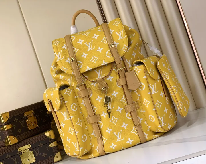View 1 of LV 高仿 女款 後背包 黃色印花設計 潮流大容量款