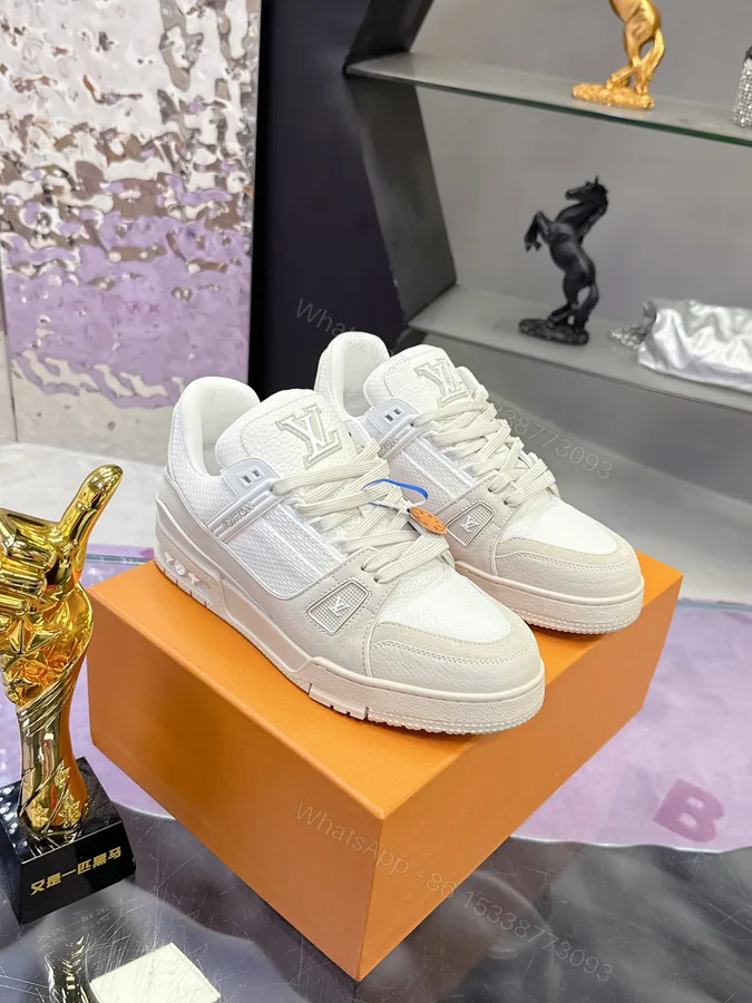 View 1 of LV 精品仿製運動鞋 全白休閒低幫百搭款