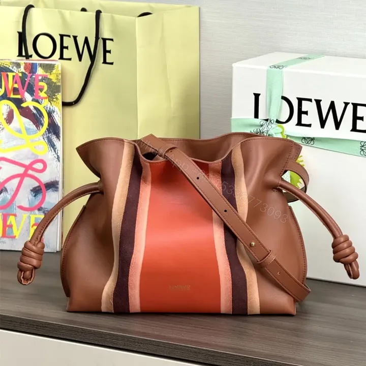 View 1 of 高仿Loewe*Flamenco系列5691拼皮單肩包胡桃色中號免檢版