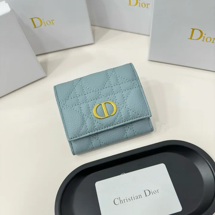 View 1 of Dior 高仿短夾 女士淡藍皮革 CD金扣 立體縫線設計