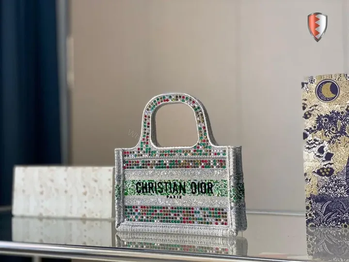 View 1 of DIOR