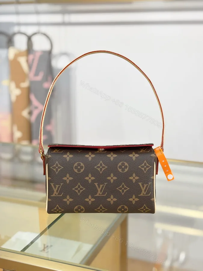 View 1 of LV 精品仿製 Monogram 手提腋下包 經典花紋百搭款