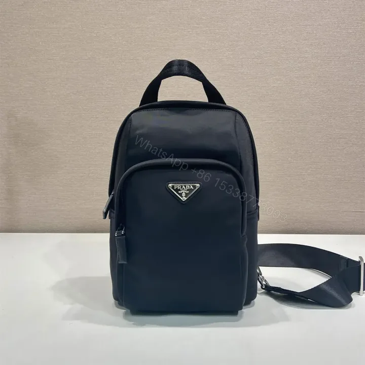 View 1 of 高仿Prada*RE-Nylon系列2VZ116尼龍男士胸包黑色免檢版