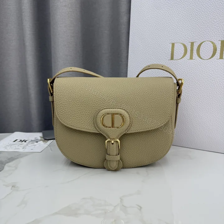 View 1 of Dior 高仿卡其色Bobby半月包 女士款日常耐看推薦色系