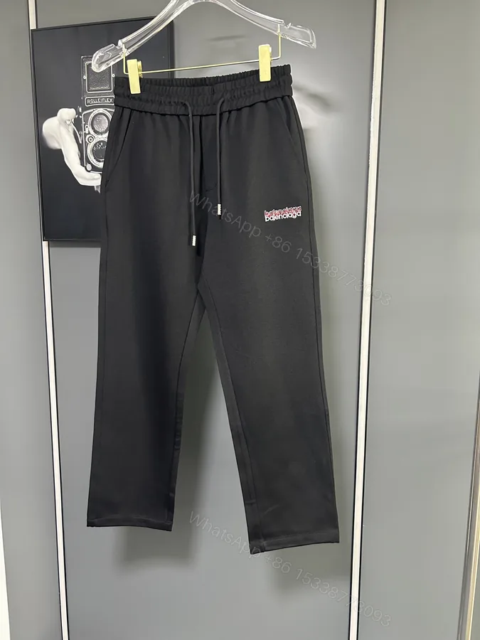 View 1 of 一比一Balenciaga繡字縮口長褲 街頭感黑色簡約款