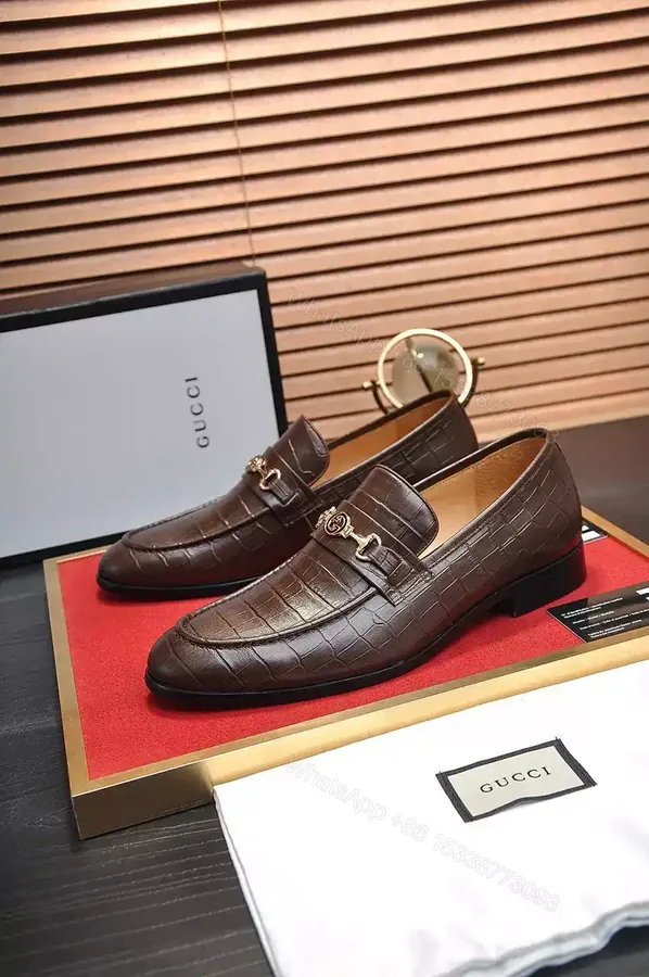 View 1 of GUCCI JORDAAN LOAFER IN BROWN CROCODILE – LDG27