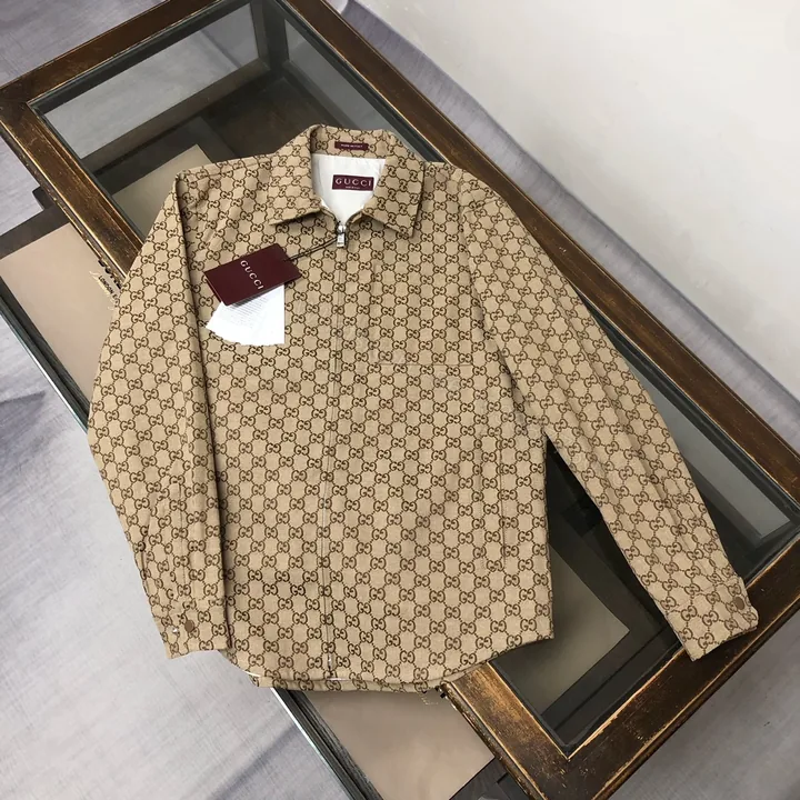 View 1 of Gucci高仿男士拉鍊外套 經典全幅老花Logo設計