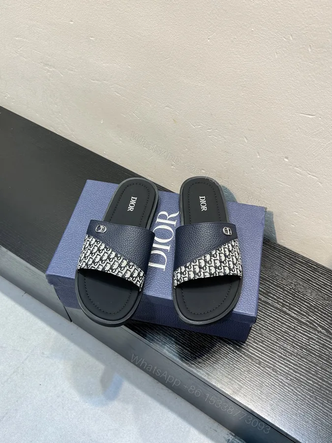 View 1 of Dior 一比一男士涼拖 CD金屬標誌拼接黑白Oblique休閒拖