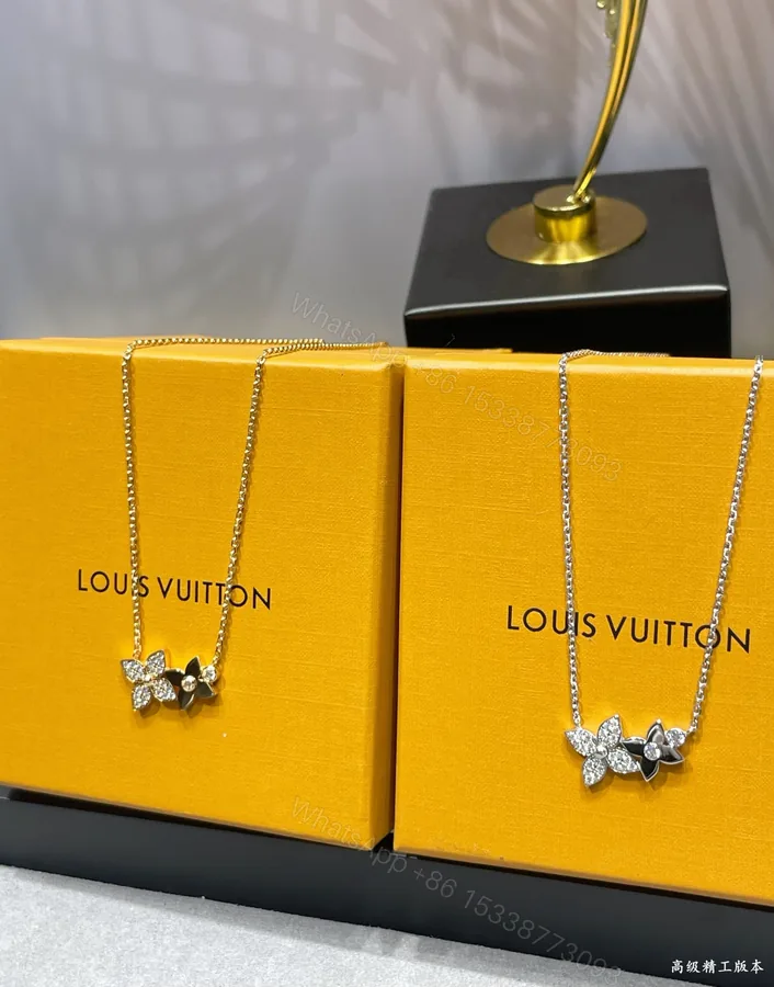 View 1 of LV 高仿雙花吊墜項鍊 金銀雙色優雅閃耀設計