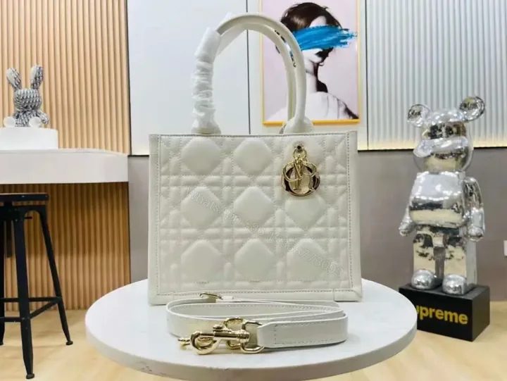 View 1 of DIOR