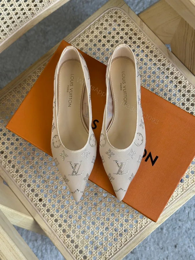View 1 of Luxury Louis Vuitton Master Copy Shoes
