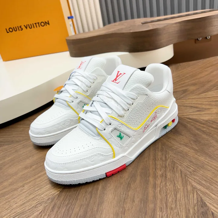 View 1 of LV 一比一白黃多彩LV Trainer 亮色細節增添街頭氛圍