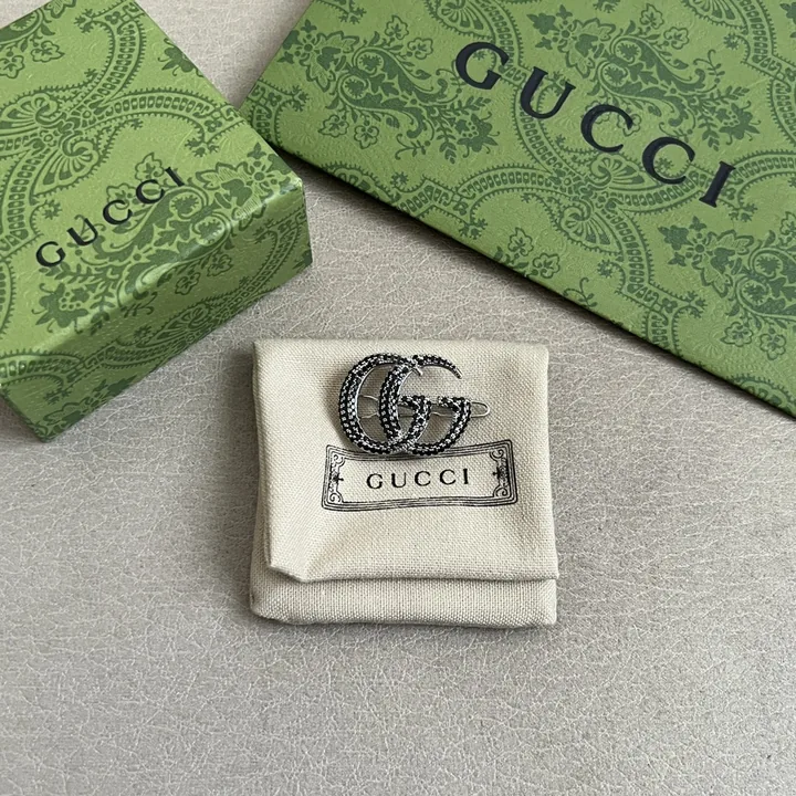 View 1 of Gucci精品仿製黑鑽雙G胸針設計中性簡約風格百搭配件