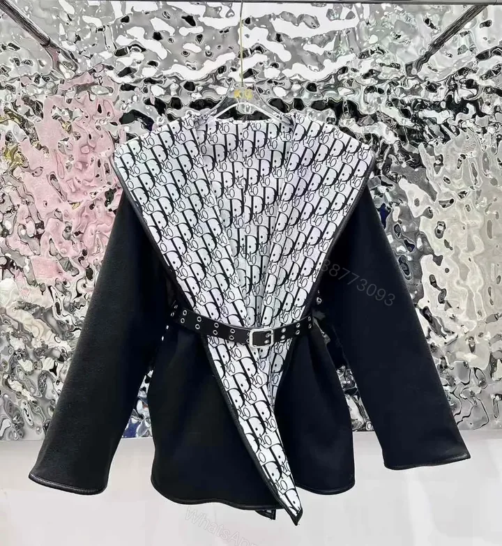 View 1 of DIOR