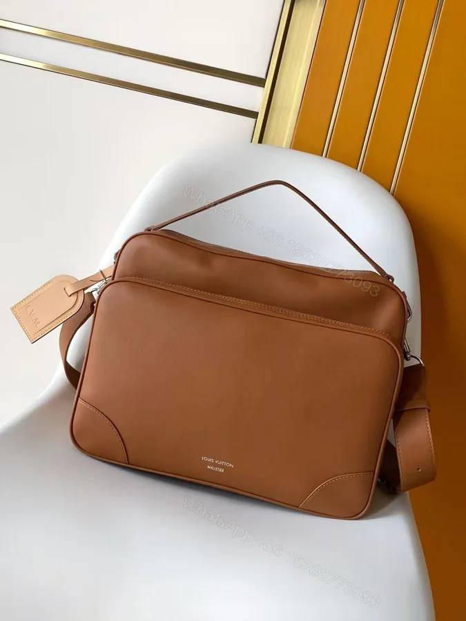 View 1 of LV 高仿 棕色復古皮革 Messenger 郵差斜背包