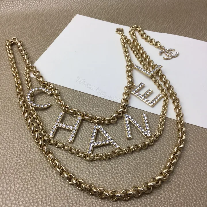 View 1 of Chanel 高仿女士腰鍊 水鑽LOGO字母鍊條設計 時尚點睛單品