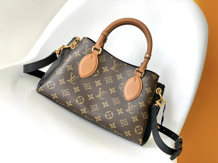 View 1 of LV 高仿 Nano Turenne 手提包 經典 Monogram 小巧款