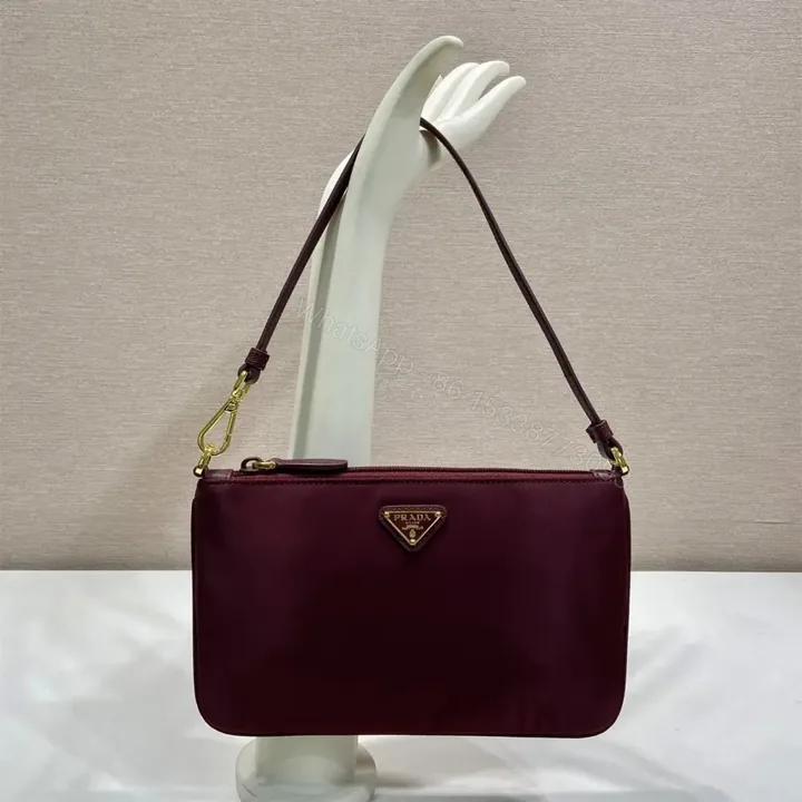 View 1 of 高仿Prada*RE-Nylon系列1NE545腋下包酒紅色免檢版