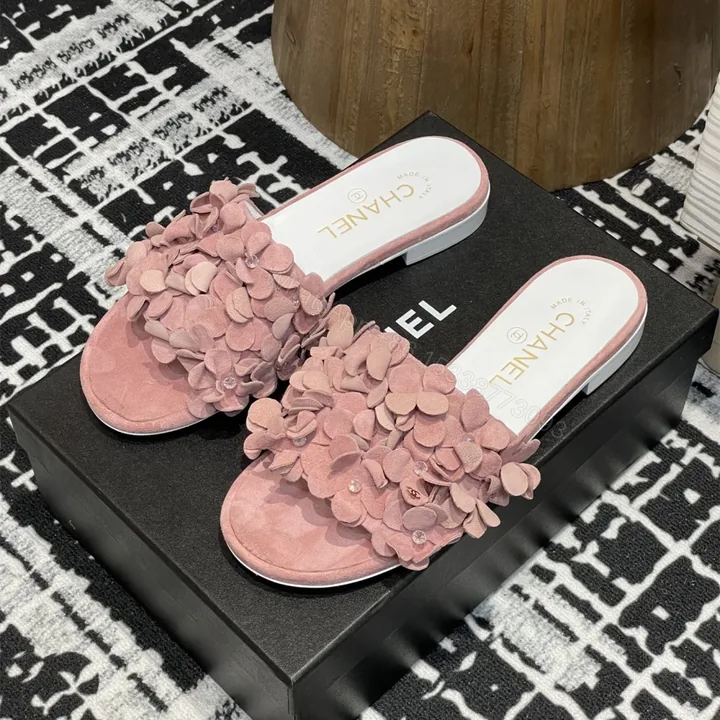View 1 of 高仿Chanel*25P系列G46231B小羊皮花瓣拖鞋粉色1CM免檢版