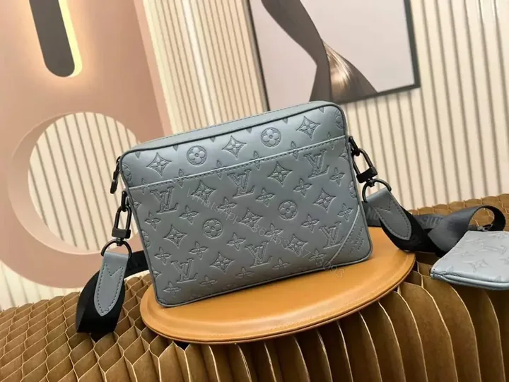 View 1 of LOUIS VUITTON